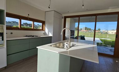 ALQUILER | CASA A ESTRENAR | ARENAS CHICO