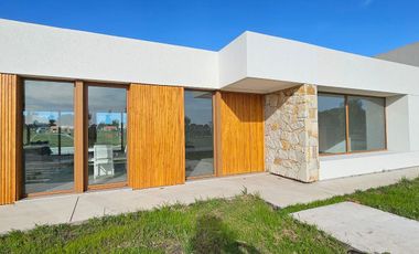 ALQUILER | CASA A ESTRENAR | ARENAS CHICO