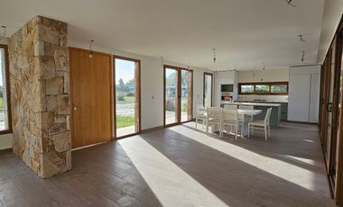 ALQUILER | CASA A ESTRENAR | ARENAS CHICO