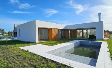 ALQUILER | CASA A ESTRENAR | ARENAS CHICO