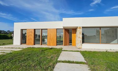 ALQUILER | CASA A ESTRENAR | ARENAS CHICO