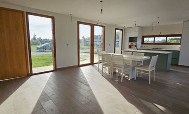 ALQUILER | CASA A ESTRENAR | ARENAS CHICO