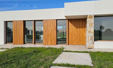 ALQUILER | CASA A ESTRENAR | ARENAS CHICO