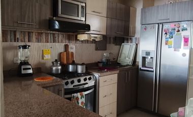 APARTAMENTO EN VENTA  AV. 30 AGOSTO ED. LUIS JARAMILLO