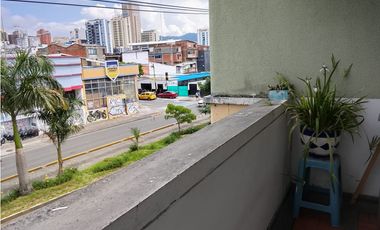 APARTAMENTO EN VENTA  AV. 30 AGOSTO ED. LUIS JARAMILLO