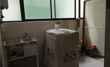 APARTAMENTO EN VENTA  AV. 30 AGOSTO ED. LUIS JARAMILLO