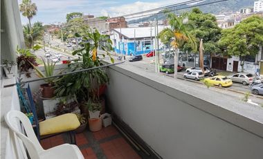 APARTAMENTO EN VENTA  AV. 30 AGOSTO ED. LUIS JARAMILLO