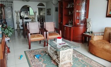 APARTAMENTO EN VENTA  AV. 30 AGOSTO ED. LUIS JARAMILLO