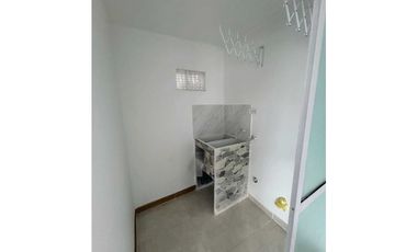 VENTA EDIFICIO de 4 pisos Esquinero generando renta permanente