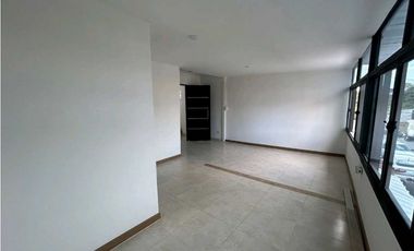 VENTA EDIFICIO de 4 pisos Esquinero generando renta permanente