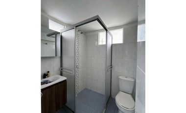 VENTA EDIFICIO de 4 pisos Esquinero generando renta permanente