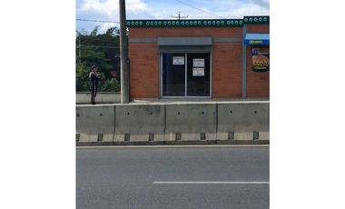 Local comercial en MERCAR