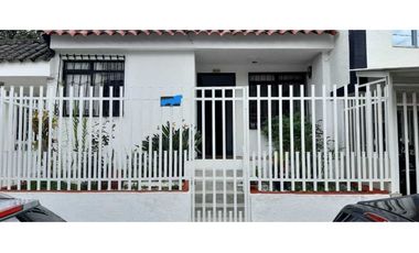 CASA EN VENTA BARRIO LA CLARITA
