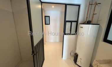 Departamento en Venta en Naucalpan de Juárez, Lomas de Tecamachalco  NC. 25-1621