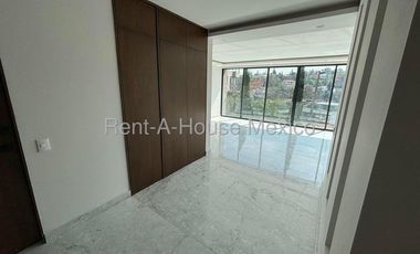 Departamento en Venta en Naucalpan de Juárez, Lomas de Tecamachalco  NC. 25-1621