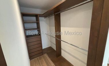 Departamento en Venta en Naucalpan de Juárez, Lomas de Tecamachalco  NC. 25-1621
