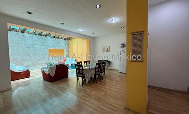 Casa en Venta en Calle Central de Plomeros, Emilio Carranza RG 26-144.