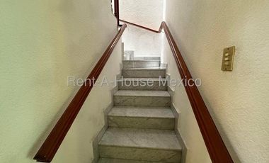 Casa en Venta en Calle Central de Plomeros, Emilio Carranza RG 26-144.