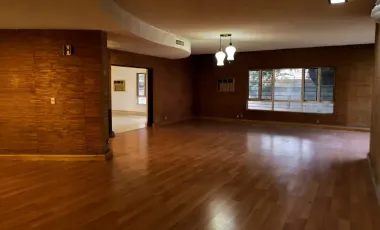 Casa en venta en Del Valle, San Pedro Garza García, Nuevo León