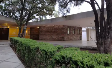 Casa en venta en Del Valle, San Pedro Garza García, Nuevo León
