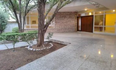 Casa en venta en Del Valle, San Pedro Garza García, Nuevo León