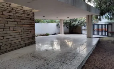 Casa en venta en Del Valle, San Pedro Garza García, Nuevo León