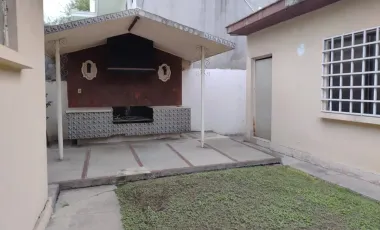 Casa en venta en Del Valle, San Pedro Garza García, Nuevo León