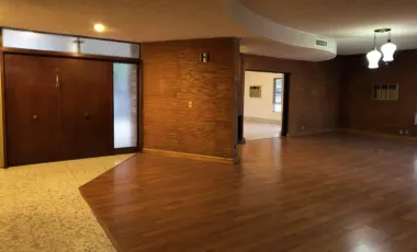 Casa en venta en Del Valle, San Pedro Garza García, Nuevo León