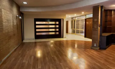 Casa en venta en Del Valle, San Pedro Garza García, Nuevo León