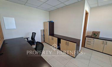 Gran oficina full equipada