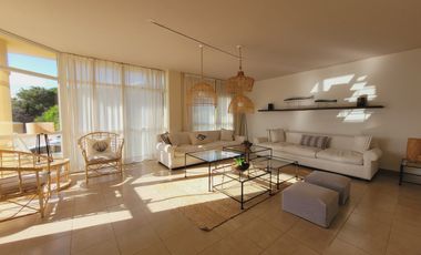 Penthouse en dos plantas  con vista al  mar en Cilene 1