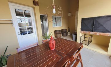 Penthouse en dos plantas  con vista al  mar en Cilene 1