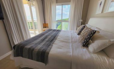 Penthouse en dos plantas  con vista al  mar en Cilene 1