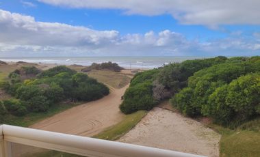 Penthouse en dos plantas  con vista al  mar en Cilene 1