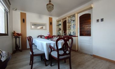 Casa 5D+3B+4E+Bodega y Oficina