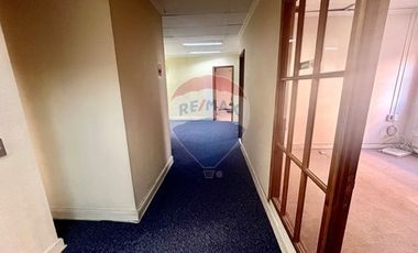 Amplia oficina amoblada (call center)