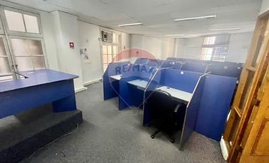 Amplia oficina amoblada (call center)