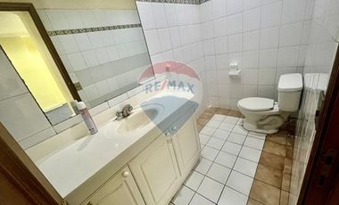 Amplia oficina amoblada (call center)