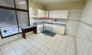 Amplia oficina amoblada (call center)