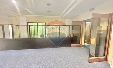 Amplia oficina amoblada (call center)