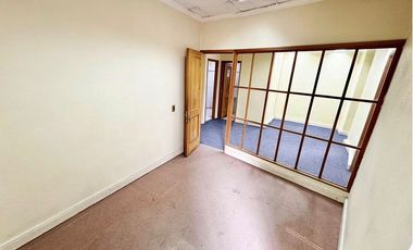 Amplia oficina amoblada (call center)