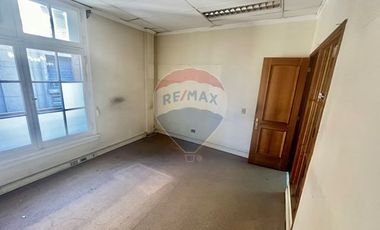 Amplia oficina amoblada (call center)