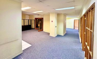 Amplia oficina amoblada (call center)