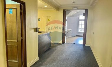 Amplia oficina amoblada (call center)