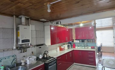 ¡Casa Esquinera en Talca con Patio y Quincho!