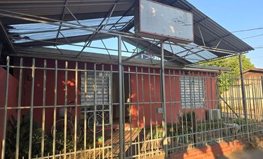 ¡Casa Esquinera en Talca con Patio y Quincho!