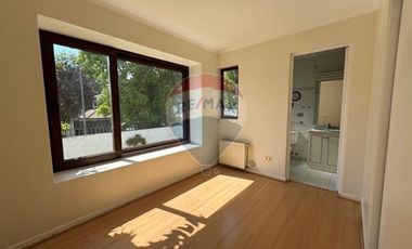 Arriendo Casa San Carlos Apoquindo 4D+3B