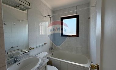 Arriendo Casa San Carlos Apoquindo 4D+3B