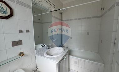 Arriendo Casa San Carlos Apoquindo 4D+3B