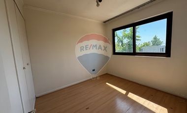 Arriendo Casa San Carlos Apoquindo 4D+3B